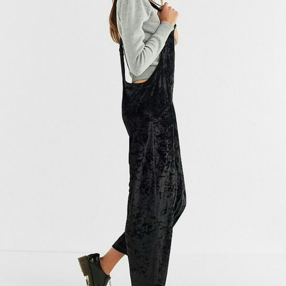 Urban outfitters black velvet overalls
